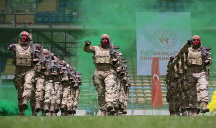 19 Mayıs kutlamalarına komandolar damga vurdu