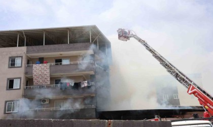 Adanada korkutan yangın: Mobilyacıda başladı, müstakil eve sıçradı