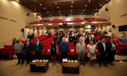 Akdeniz Üniversitesinde Yapay Zekâ Çağında İletişimin Geleceği konuşuldu