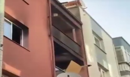 Anne ve anneannesi kurtarıldı, 2 yaşındaki çocuk hayatını kaybetti