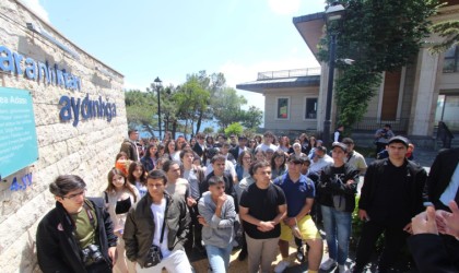 Antalyalı 75 öğrencinin 27 Mayıs darbesinin 64. yıl dönümünde demokrasi yolculuğu