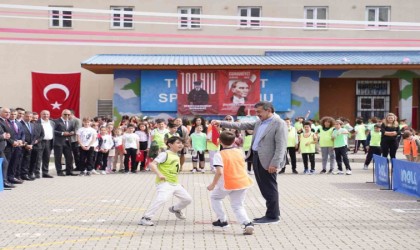 Bakan Tekin, Dünya Oyun Oynama Gününde öğrencilerle oyun oynadı