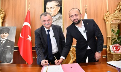 Başkan Balaban işçiye verdiği 1 mayıs ikramiyesi sözünü tutuyor