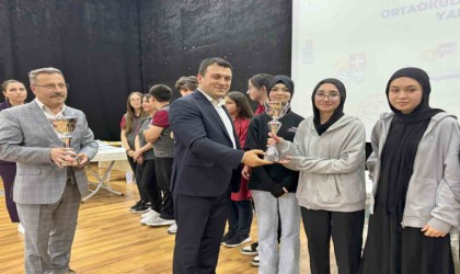 Başkan Özdoğan: Gençlerimizin yanında olmaya devam edeceğiz