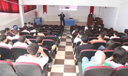 Belediye Başkanı Demirtaş, Hisarcık MYOda kariyer dersinin konuğu oldu