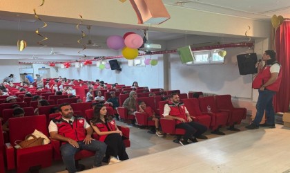 Çineli öğrenciler su gönüllüsü oldu