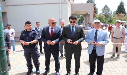 Dereköy Şehit Fatih Seven Ortaokulunda Bilim Fuarı açıldı