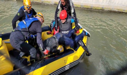 Giresunda su kanalına uçan araçta kaybolan 2 kişinin cansız bedenine ulaşıldı