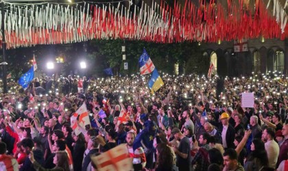Gürcistan Cumhurbaşkanı Zurabişviliden Yabancı etkinin şeffaflığı yasası için referandum teklifi