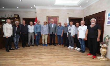 Hababam Sınıfının oyuncuları Başkan Kurtu ziyaret etti