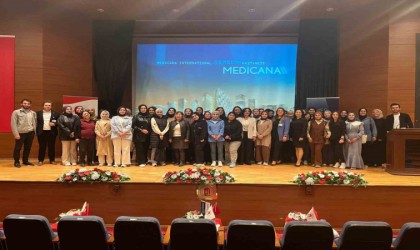 Hastane çalışanları öğrencilere hemşirelik mesleğini anlattı