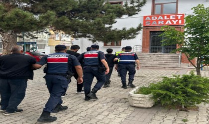 İnşaattan 1 milyon TL değerinde malzeme çalan 3 şüpheli yakalandı