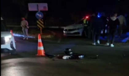 İzmirde motosiklet belediye otobüsüne çarptı: 1 ölü, 1 ağır yaralı