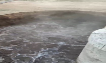 Kanalda oluşan göçük saniye saniye görüntülendi