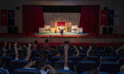 Mersinde çocuklar tiyatro ile buluşuyor