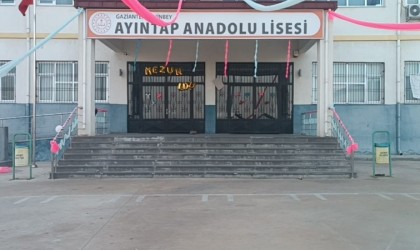 Okuldaki mezuniyet kutlamasında helyum gazlı balon patladı: 8 yaralı