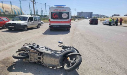 Otomobil ile motosiklet çarpıştı: 1 yaralı