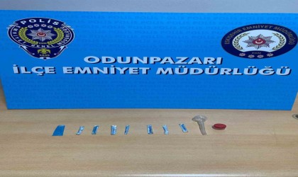 Polis ekiplerinden aranan şahısların yakalanmasına yönelik çalışma