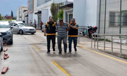 Seyhan polisi toprağa gömülen silahları buldu