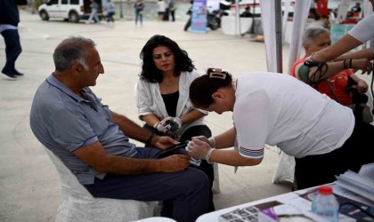Sokakta sağlık hizmetine yoğun ilgi