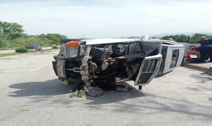 Takla atan otomobilin sürücüsü yaralandı