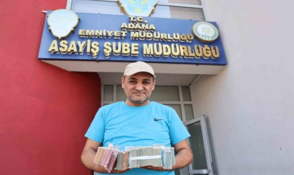 Taksici filmlere konu olan Sazan sarmalının önüne geçti