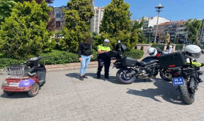 Trafiği kapalı alana giren 71 motosikletliye ceza yazıldı