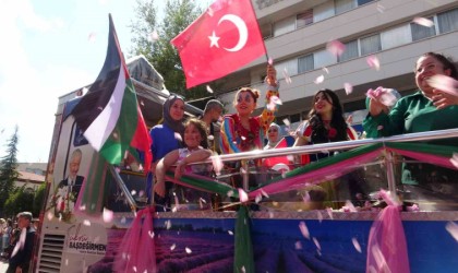 Uluslararası Gül Festivali Ispartada renkli görüntülerle başladı