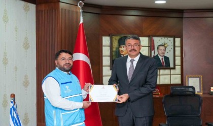 Vali Çelik vekaleten kurban bağışında bulundu