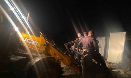 Yağışla birlikte mahsur kalan 70 vatandaşı ekipler kurtardı