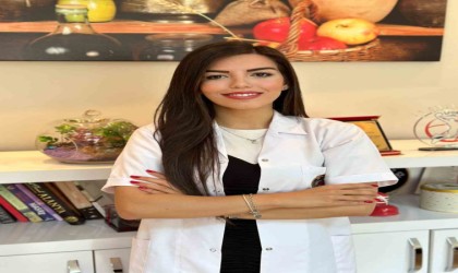 Yaz aylarında tuzlu ayran, bol su, sebze ve meyve tüketilmeli