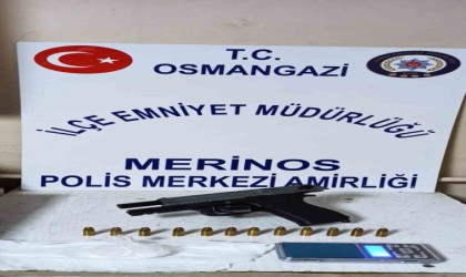 11 yıl 8 ay kesinleşmiş hapis cezası olan şüpheli, uyuşturucu partisinde yakalandı