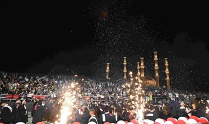 30uncu yaşını kutlayan Yakın Doğu Kolejinin mezuniyet töreni yapıldı