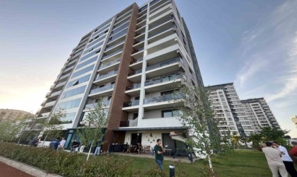 7. kattan düşen genç hayatını kaybetti