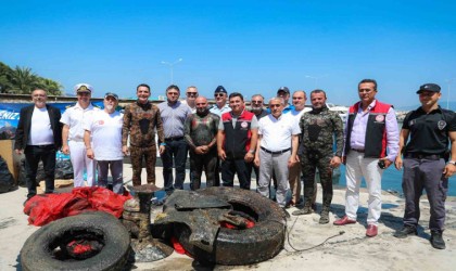 Aliağada deniz dibi temizliği yapıldı