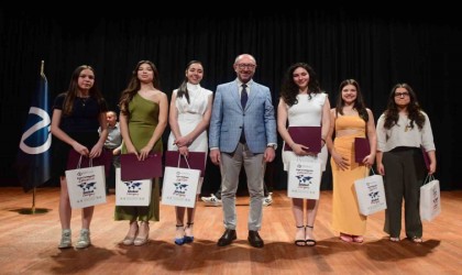 Anadolu Üniversitesi öğrencileri dünya sahnelerinde