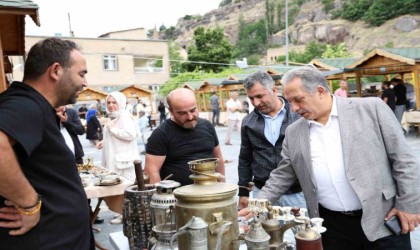 Antika Pazarı, meraklılarını ağırlamaya hazırlanıyor