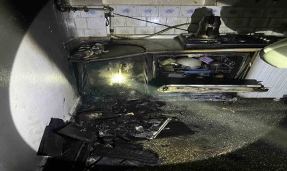 Apartman dairesinde korkutan yangın