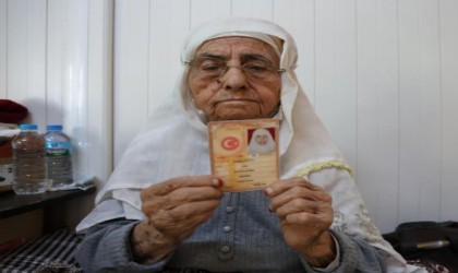 Asırlık Hatice Kübra teyzenin şaşırtan hayat hikayesi