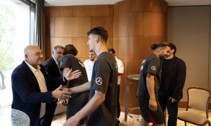 Bakan Bak ve Başkan Büyükekşi, A Milli Takıma başarılar diledi