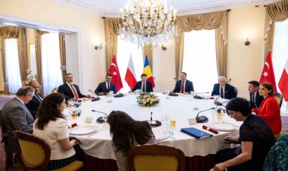 Bakan Fidan, Türkiye-Polonya-Romanya Üçlü İşbirliği Süreci Dışişleri Bakanları Toplantısına katıldı