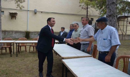 Başkan Karabacak Beylikovalılarla bayramlaştı