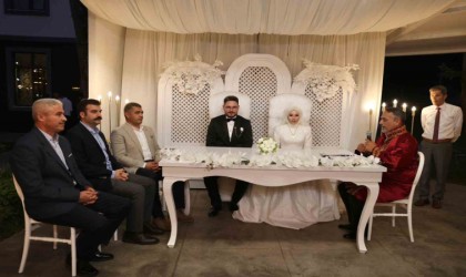 Başkan nikahı kıydı Vali şahitliğini yaptı