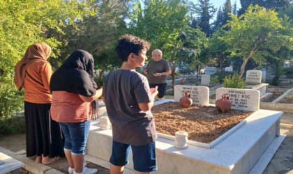 Bayram öncesi Aydında mezarlıklar ziyaretçilerle doldu