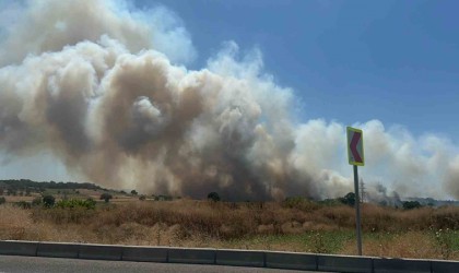 Bursada makilik alanda çıkan yangın devam ediyor