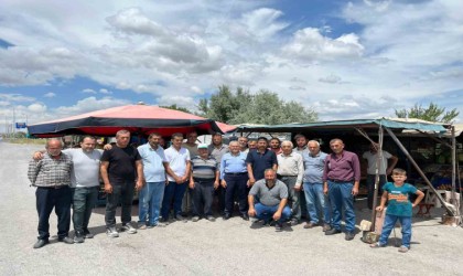 Büyükkılıç, Yemlihada üreticilerle bir araya geldi