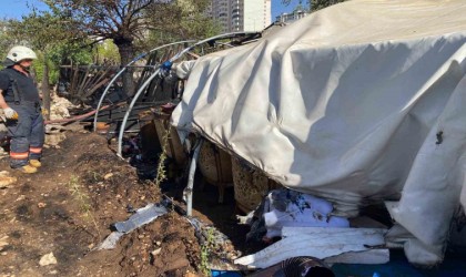 Çadır yangını itfaiye tarafından söndürüldü