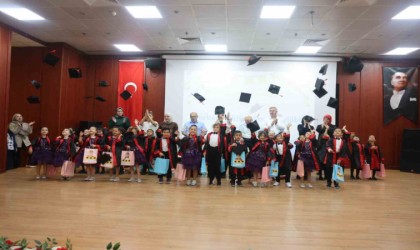 Çocuk kulüplerinde karne heyecanı yaşandı