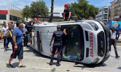 Devrilen ambulanstaki hasta hayatını kaybetti