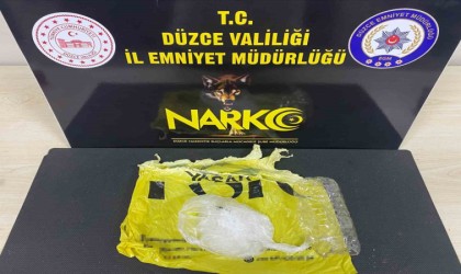 Düzceye uyuşturucu getirirken yakalandı tutuklandı